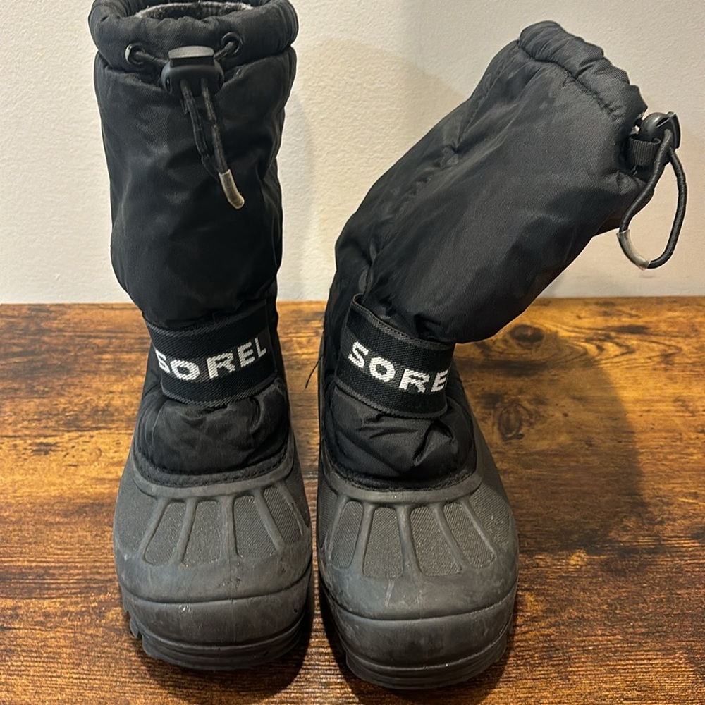 Sorel Kids Black Winter Snow Boots - Picture 2 of 8